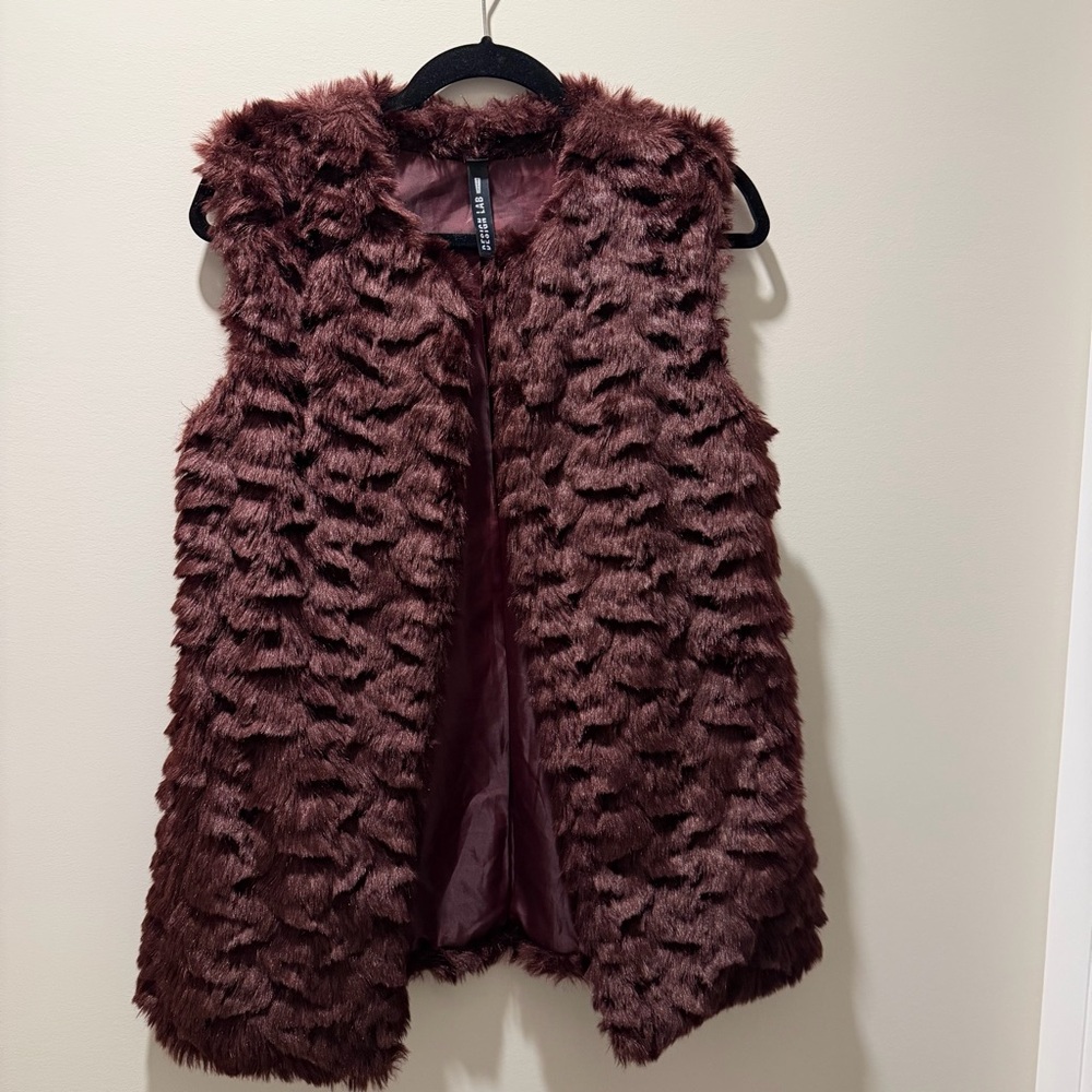 Faux Fur Sleeveless Jacket - aubergine